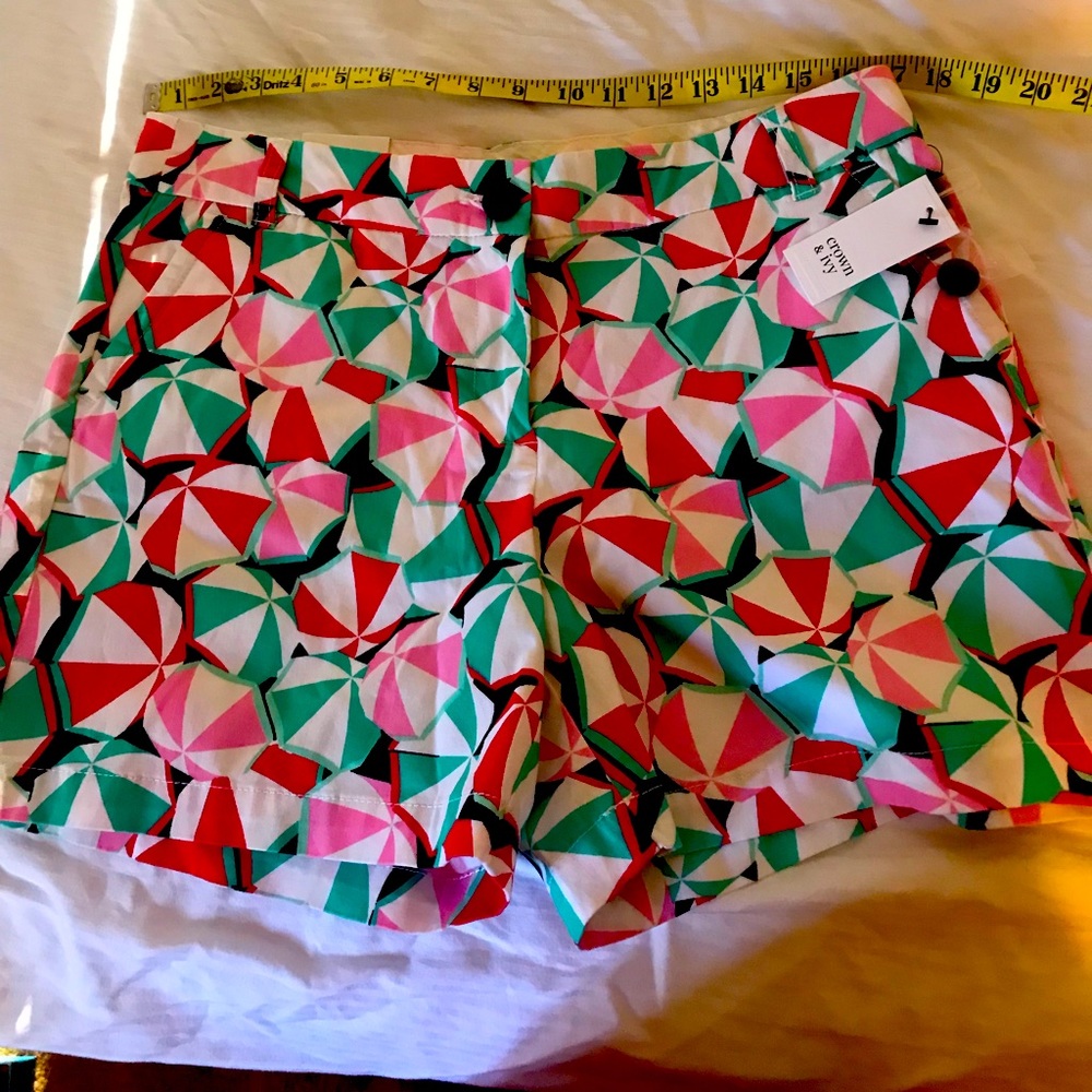 Cute umbrella print shorts